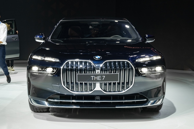 Ảnh thực tế BMW 7-Series - Ảnh 3.