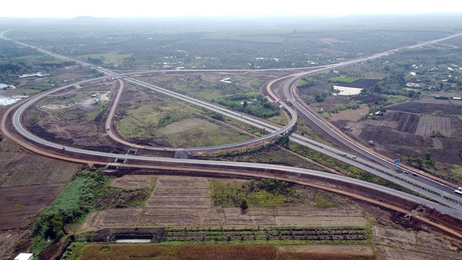 Hai tuyến cao tốc Bắc-Nam được đưa vào khai thác dịp lễ 30/4 - Ảnh 2.