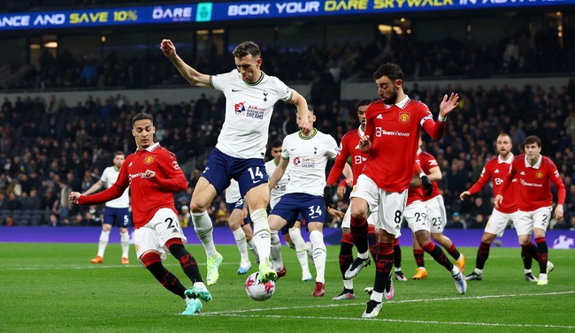 Điểm nhấn Tottenham 2-2 MU: 'Quỷ đỏ' thiếu nhất quán, cuộc chiến top 4 vẫn chưa ngã ngũ - Ảnh 2.