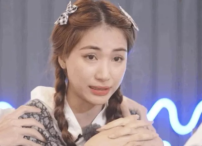 Hoà Minzy rơi nước mắt khi quay trở lại chương trình, Chi Pu cùng dàn sao nhiệt tình cổ vũ - Ảnh 7.
