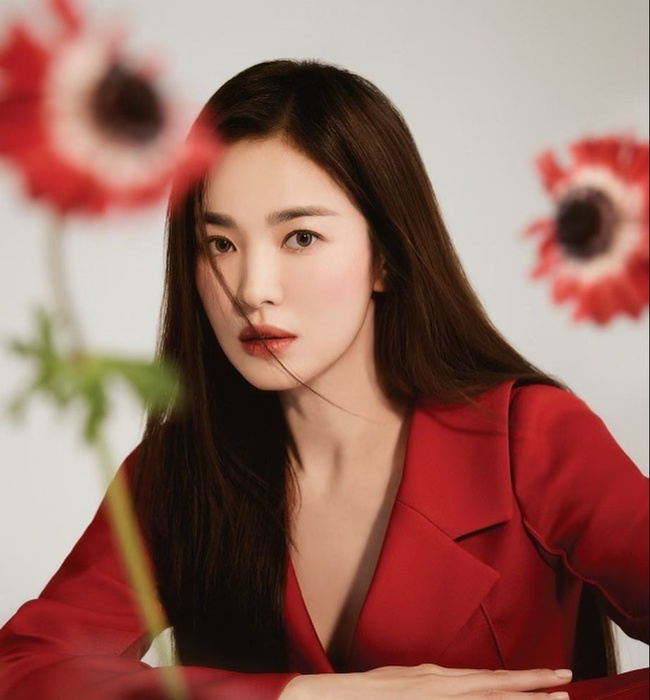 Song Hye Kyo tái sinh sau cơn bầm dập ly hôn: Thị phi bốn bề vì cái bóng Song Joong Ki và giọt nước mắt tìm lại hạnh phúc đơn thuần - Ảnh 2.