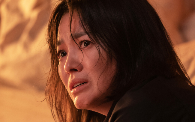 Song Hye Kyo tái sinh sau cơn bầm dập ly hôn: Thị phi bốn bề vì cái bóng Song Joong Ki và giọt nước mắt tìm lại hạnh phúc đơn thuần - Ảnh 7.