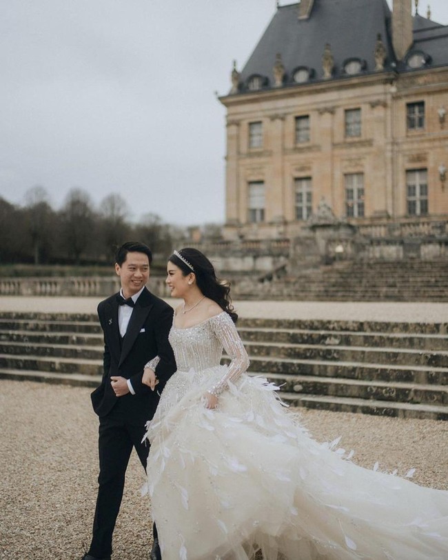 Sao cầu lông chính thức lấy vợ: Đám cưới xa hoa tổ chức ở Paris, choáng váng trước gia thế tỷ USD của nhà gái - Ảnh 9.