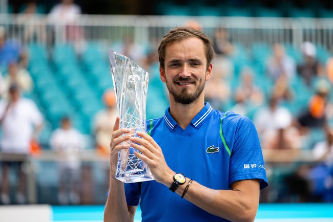 Daniil Medvedev vô địch Miami Masters 2023: Sẽ đua tranh với Nadal, Djokovic ở Roland Garros? - Ảnh 1.