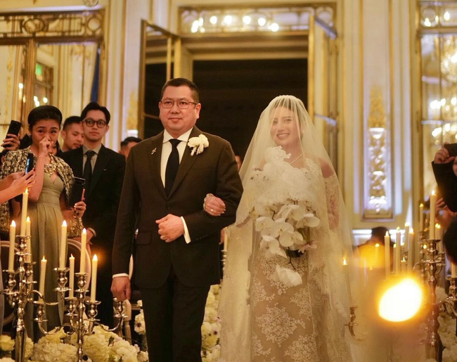Sao cầu lông chính thức lấy vợ: Đám cưới xa hoa tổ chứ ở Paris, choáng váng trước gia thế tỷ USD của nhà gái - Ảnh 3.