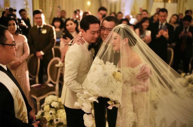 Sao cầu lông chính thức lấy vợ: Đám cưới xa hoa tổ chức ở Paris, choáng váng trước gia thế tỷ USD của nhà gái - Ảnh 4.