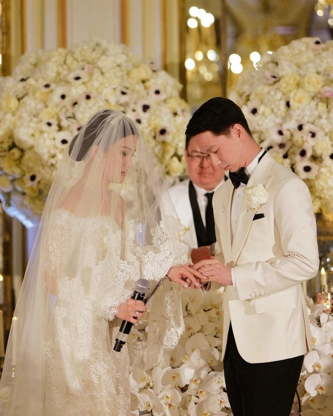 Sao cầu lông chính thức lấy vợ: Đám cưới xa hoa tổ chức ở Paris, choáng váng trước gia thế tỷ USD của nhà gái - Ảnh 6.