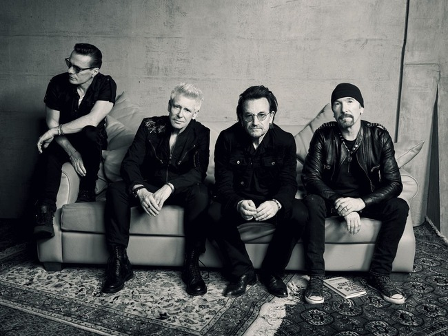 Album 'Songs of Surrender': Tái diễn giải những kiệt tác thời đại của U2 - Ảnh 3.