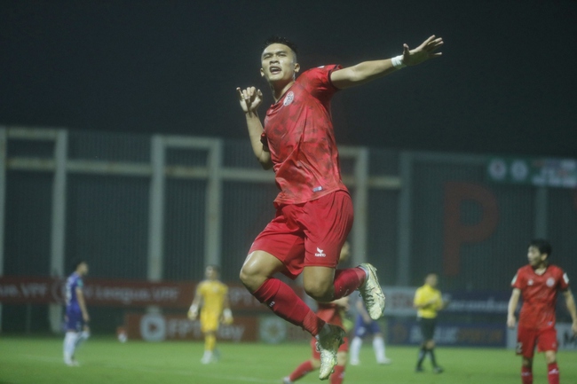 Bóng đá Việt Nam ngày 3/4: HLV Philippe Troussier quan tâm tiền đạo chơi ở hạng Nhất - Ảnh 1.