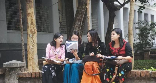 &quot;Địa ngục thi cử&quot; thực sự ở Myanmar - Kỳ thi tuyển sinh đại học khắc nghiệt nhất với tỷ lệ đỗ thấp nhất! - Ảnh 4.