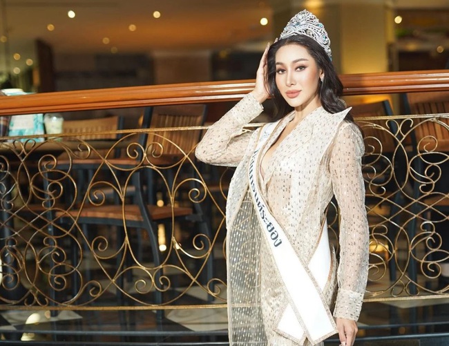 Hậu leo cây, làm lố livestream bán hàng, dàn thí sinh Hoa hậu Hòa bình Thái Lan hóa nữ thần, tay đua - Ảnh 11.