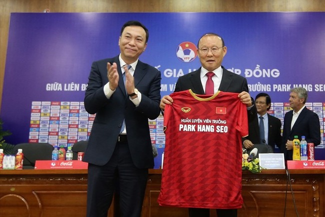 Việt Nam sớm đụng độ Thái Lan & duyên nợ VÀNG mang tên HLV Park Hang-seo - Ảnh 2.