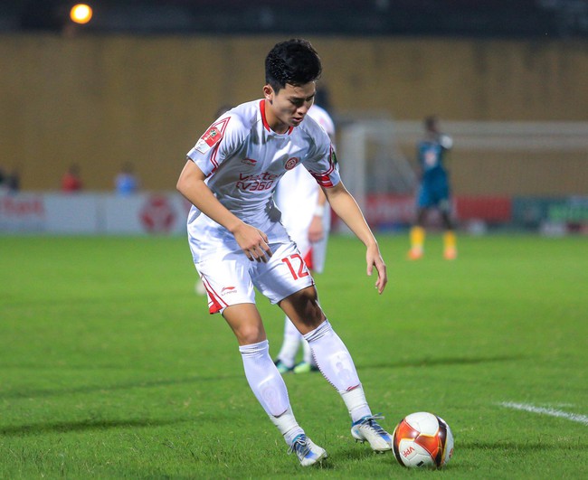 Sao trẻ U23 Việt Nam bật khóc khi ghi bàn đầu tiên ở V.League - Ảnh 7.