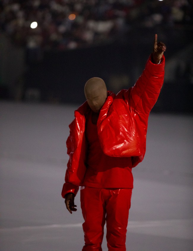 Trường học do Kanye West thành lập bị tố 'giống như bệnh viện tâm thần' - Ảnh 2.