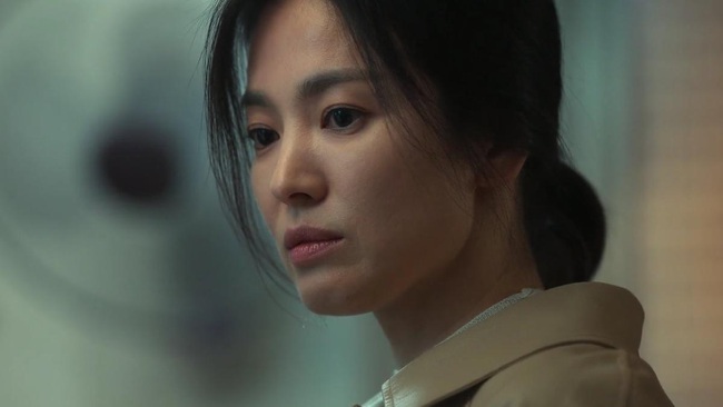 'Baeksang 2023': Song Joong Ki - Song Hye Kyo kẻ buồn người vui, fan Việt bình luận gì? - Ảnh 2.