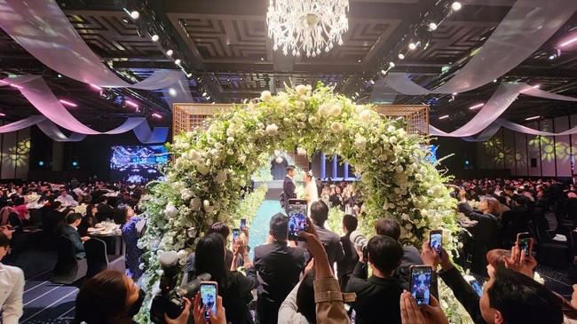 Lễ cưới Lee Seung Gi - Lee Da In bị gắn mác 'thảm họa': Ồn ào từ lúc thông báo, đến khâu tổ chức gây tranh cãi vì 'làm màu' - Ảnh 12.