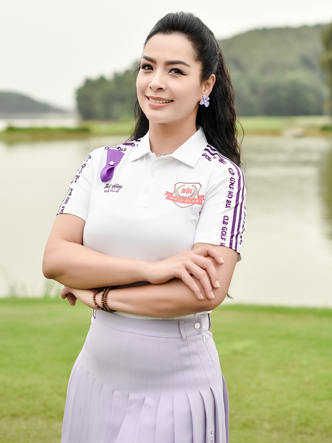 MC Quỳnh Hoa dành Cúp Vô địch tại sự kiện kỷ niệm 2 năm thành lập CLB Golf họ Bùi - Ảnh 3.
