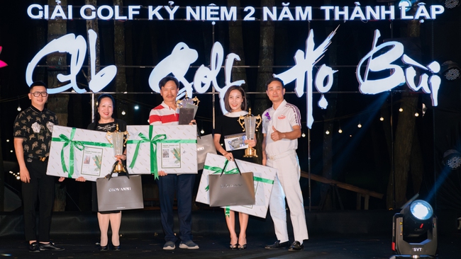 MC Quỳnh Hoa dành Cúp Vô địch tại sự kiện kỷ niệm 2 năm thành lập CLB Golf họ Bùi - Ảnh 7.