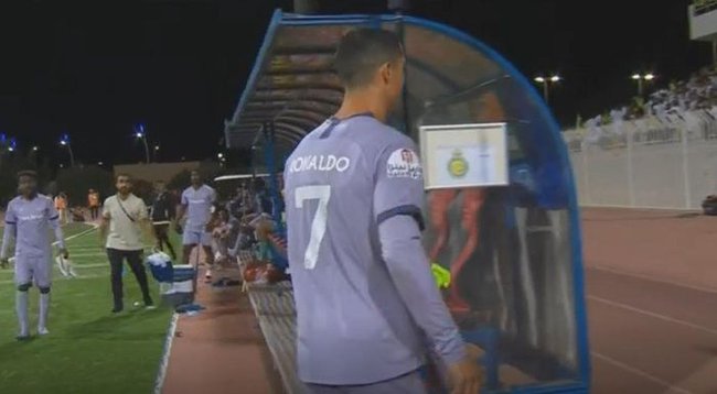 Tin nóng bóng đá 10/4: MU 'xem giò' hai sao trẻ Hà Lan, Ronaldo hờn dỗi sau trận hòa của Al Nassr - Ảnh 3.
