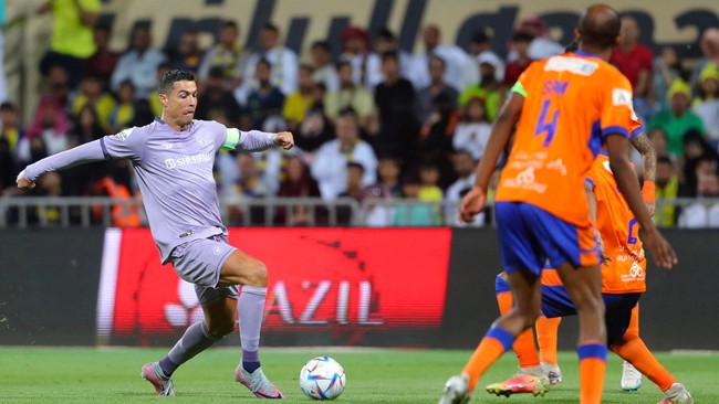Ronaldo lỡ siêu phẩm, Al Nassr hụt hơi trong cuộc đua vô địch - Ảnh 4.