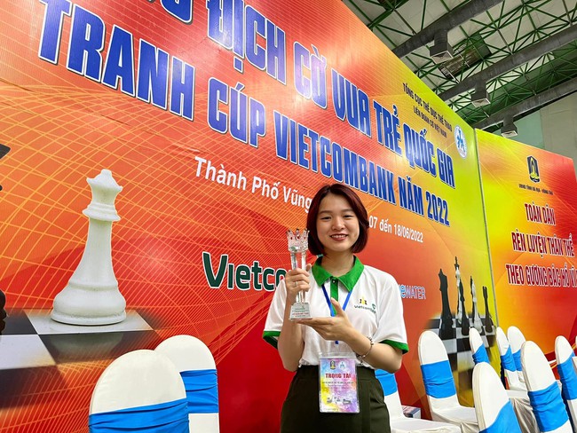 Nữ trọng tài Việt Nam tạo cơn sốt với hình ảnh 'gây thương nhớ' tại SEA Games 32 - Ảnh 4.
