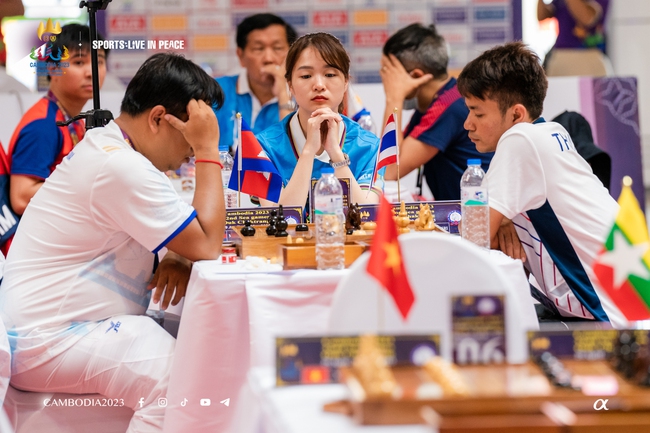 Nữ trọng tài Việt Nam tạo cơn sốt với hình ảnh 'gây thương nhớ' tại SEA Games 32 - Ảnh 2.
