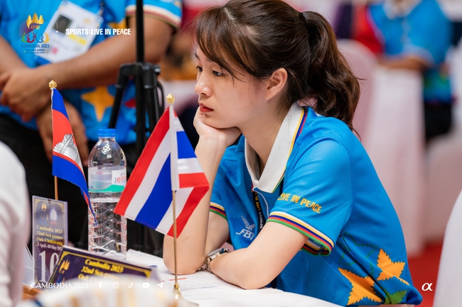 Nữ trọng tài Việt Nam tạo cơn sốt với hình ảnh 'gây thương nhớ' tại SEA Games 32 - Ảnh 1.