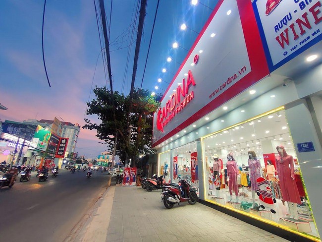 Chuỗi cửa hàng Cardina tạo dấu ấn thương hiệu cùng sắc đỏ chim Hồng Tước - Ảnh 3.
