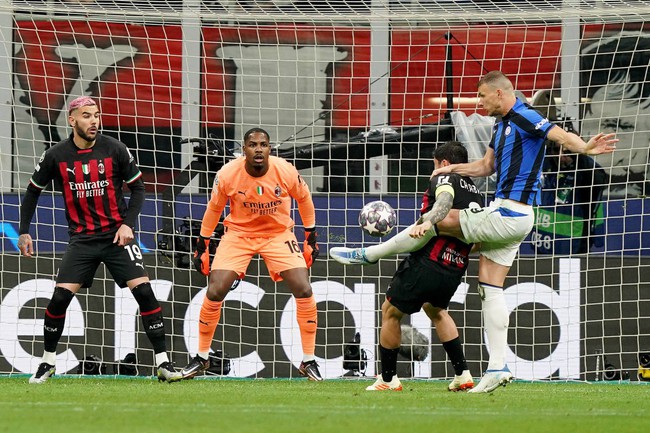 Công cùn, thủ kém, AC Milan thua chóng vánh Inter Milan, gặp bất lợi cực lớn trước trận lượt về - Ảnh 1.