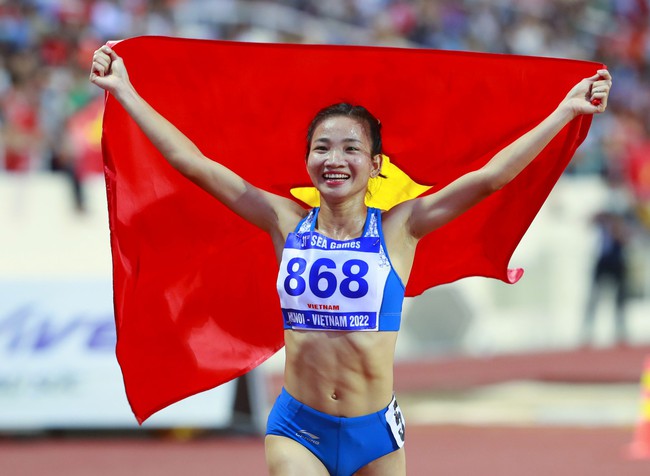 Nguyễn Thị Oanh giành 3 HCV 1500m nữ, 5000m nữ v à 3000m vượt chướng ngại vật nữ ở SEA Games 2021