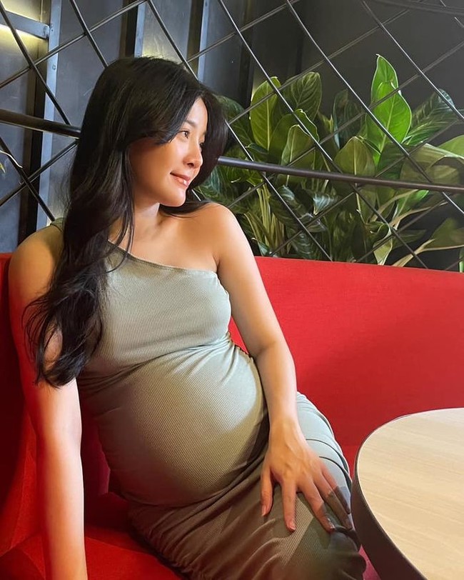 Diễn viên Karen Nguyễn: Tăng 25kg khi mang thai, ngày nào cũng khóc   - Ảnh 4.