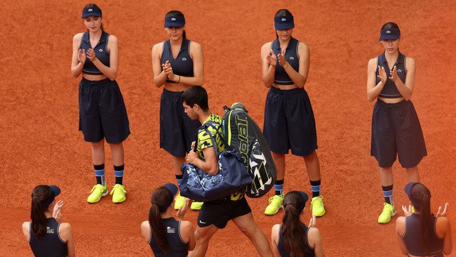 Chiếc váy ngắn gây tranh cãi tại giải quần vợt Madrid Open - Ảnh 3.