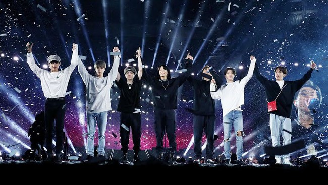 'Beyond The Story: 10-Year Record of BTS' - Cuốn sách chính thức đầu tiên của BTS sắp ra mắt - Ảnh 3.