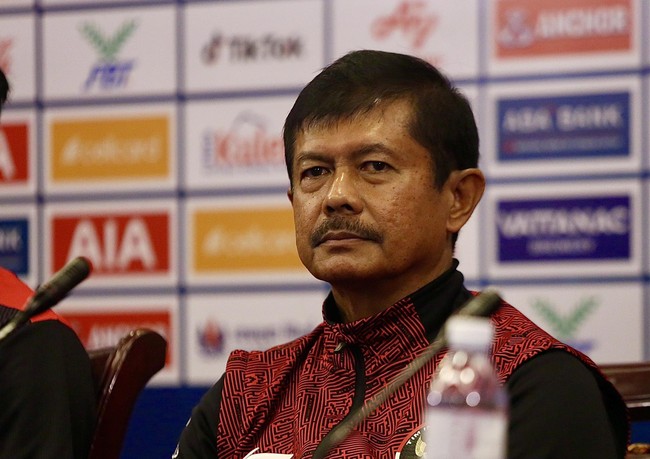 HLV Troussier: Bóng đá Việt Nam đấu Indonesia căng thẳng như tuyển Nhật Bản đọ sức với Hàn Quốc - Ảnh 2.