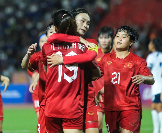 Hủy diệt chủ nhà Campuchia 4-0, ĐT nữ Việt Nam thẳng tiến vào chung kết SEA Games 32 - Ảnh 5.
