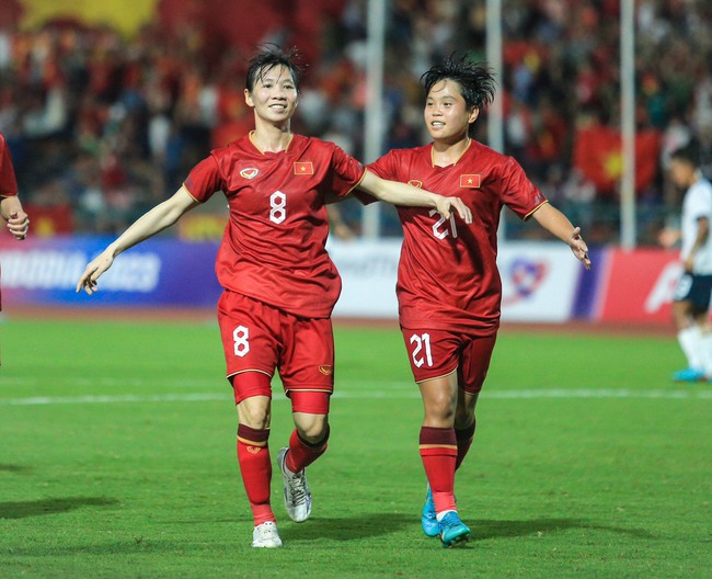 Hủy diệt chủ nhà Campuchia 4-0, ĐT nữ Việt Nam thẳng tiến vào chung kết SEA Games 32 - Ảnh 7.