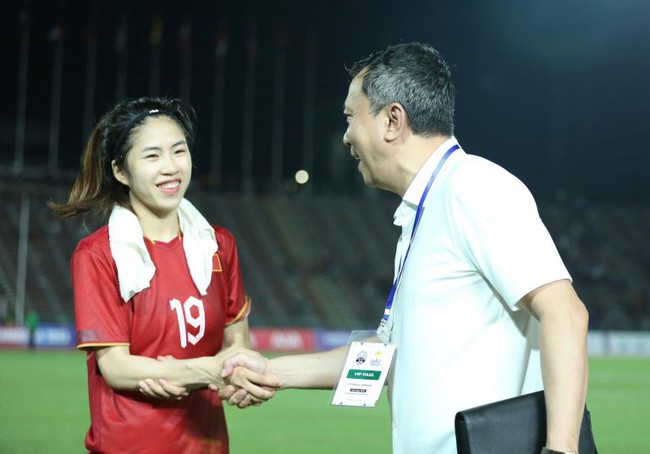Thanh Nhã, Huỳnh Như và đồng đội nhận nửa tỷ tiền thưởng trước trận chung kết trong mơ ở SEA Games - Ảnh 3.
