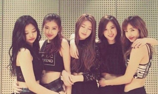 “Đào” lại loạt ảnh BLACKPINK trước khi ra mắt: Netizen bất ngờ đổ dồn sự chú ý vào nhan sắc xuất chúng của “cô gái thứ 5” - Ảnh 2.