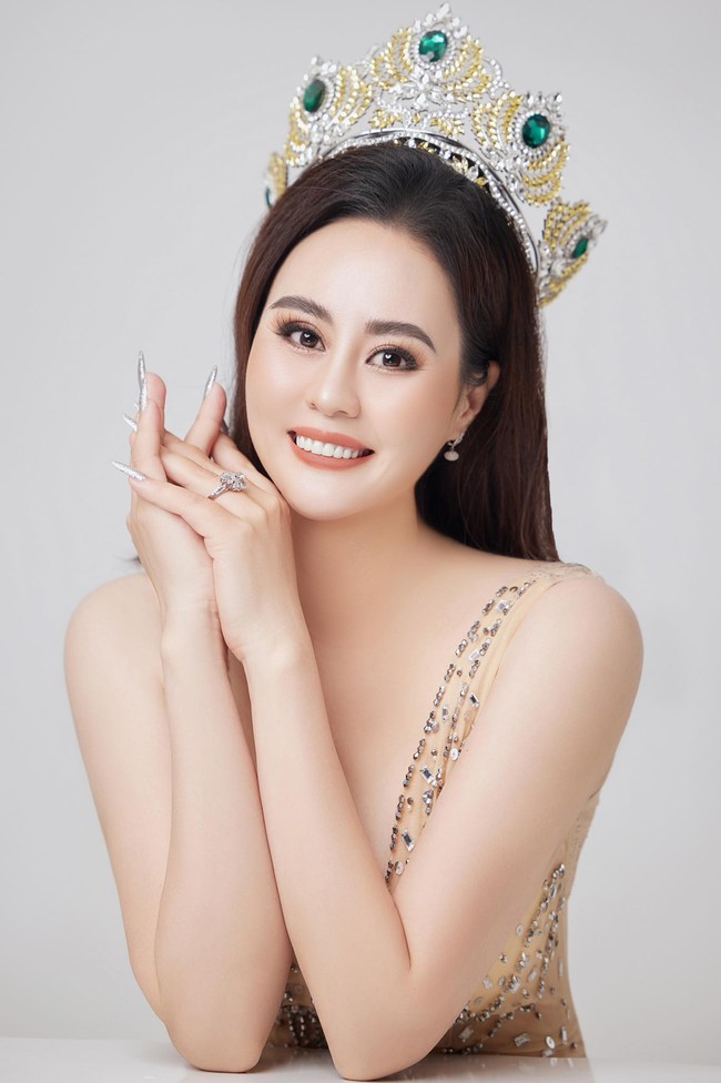 Mrs Grand Việt Nam 2023 dời lịch chung kết, hoa hậu Phan Kim Oanh tiết lộ lý do - Ảnh 1.
