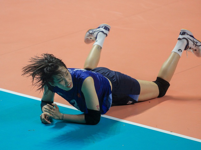 Thanh Thuý thi đấu lăn xả, ghi điểm như máy, bị kiểm tra doping sau khi bóng chuyền nữ Việt Nam giành HCB - Ảnh 3.