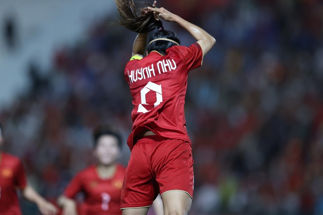 Điểm nhấn nữ Việt Nam 2-0 nữ Myanmar: Đẳng cấp Mai Đức Chung. Huỳnh Như, Tuyết Dung quá ‘chất’ - Ảnh 3.