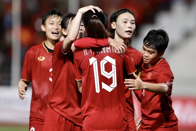 Tuyển nữ Việt Nam sẵn sàng bảo vệ ngôi vô địch bóng đá nữ ở SEA Games 32. Ảnh: Hoàng Linh