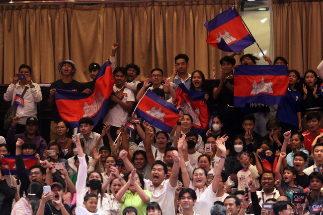 'Nữ thần' võ thuật Campuchia tiếp tục gây sốt, giành HCV SEA Games theo cách 'lạ' - Ảnh 5.