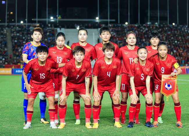 Đội trưởng Huỳnh Như ăn mừng như Ronaldo khi ghi bàn cho ĐT nữ Việt Nam ở chung kết SEA Games 32 - Ảnh 9.