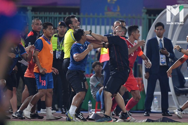 Fan Thái Lan yêu cầu cả đội U22 phải xin lỗi vì đánh nhau, làm xấu hình ảnh bóng đá nước nhà ở chung kết SEA Games 32 - Ảnh 1.