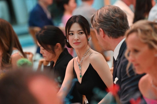 Sao nữ Philippines 'bóc' tính cách thật của Song Hye Kyo phía sau hậu trường - Ảnh 2.