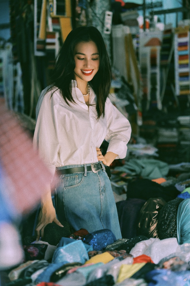 Hoa hậu Tiểu Vy trình làng bộ ảnh concept vintage thập niên 90 - Ảnh 6.