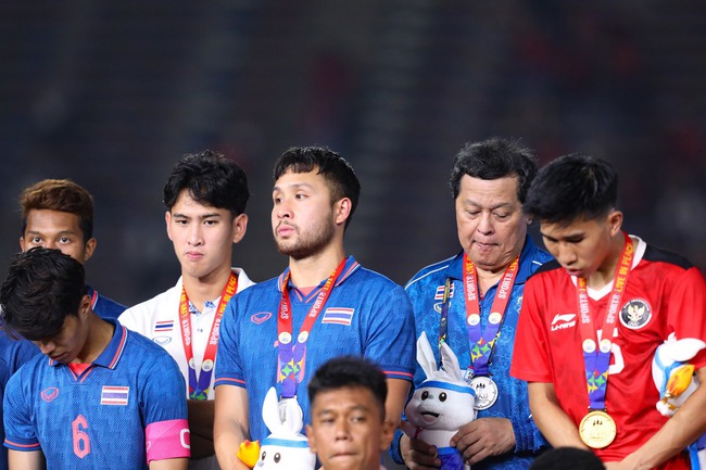 Cầu thủ Thái Lan buồn tiu nghỉu, ôm cái kết đắng sau màn 'cà khịa' ở chung kết SEA Games - Ảnh 11.