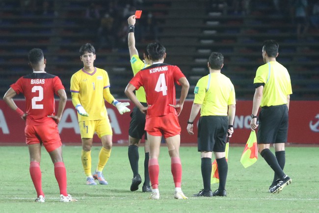 Cầu thủ Thái Lan buồn tiu nghỉu, ôm cái kết đắng sau màn 'cà khịa' ở chung kết SEA Games - Ảnh 8.