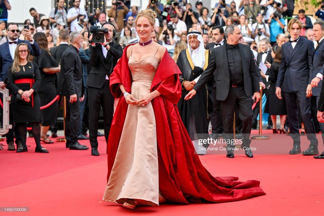 Siêu thảm đỏ LHP Cannes 2023: Phạm Băng Băng quyền lực đọ sắc cực gắt với &quot;công chúa&quot; Elle Fanning, Johnny Depp tái xuất ấn tượng hậu vụ ly hôn lùm xùm - Ảnh 27.